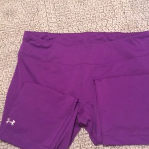 EUC size large Purple Under Armour capris